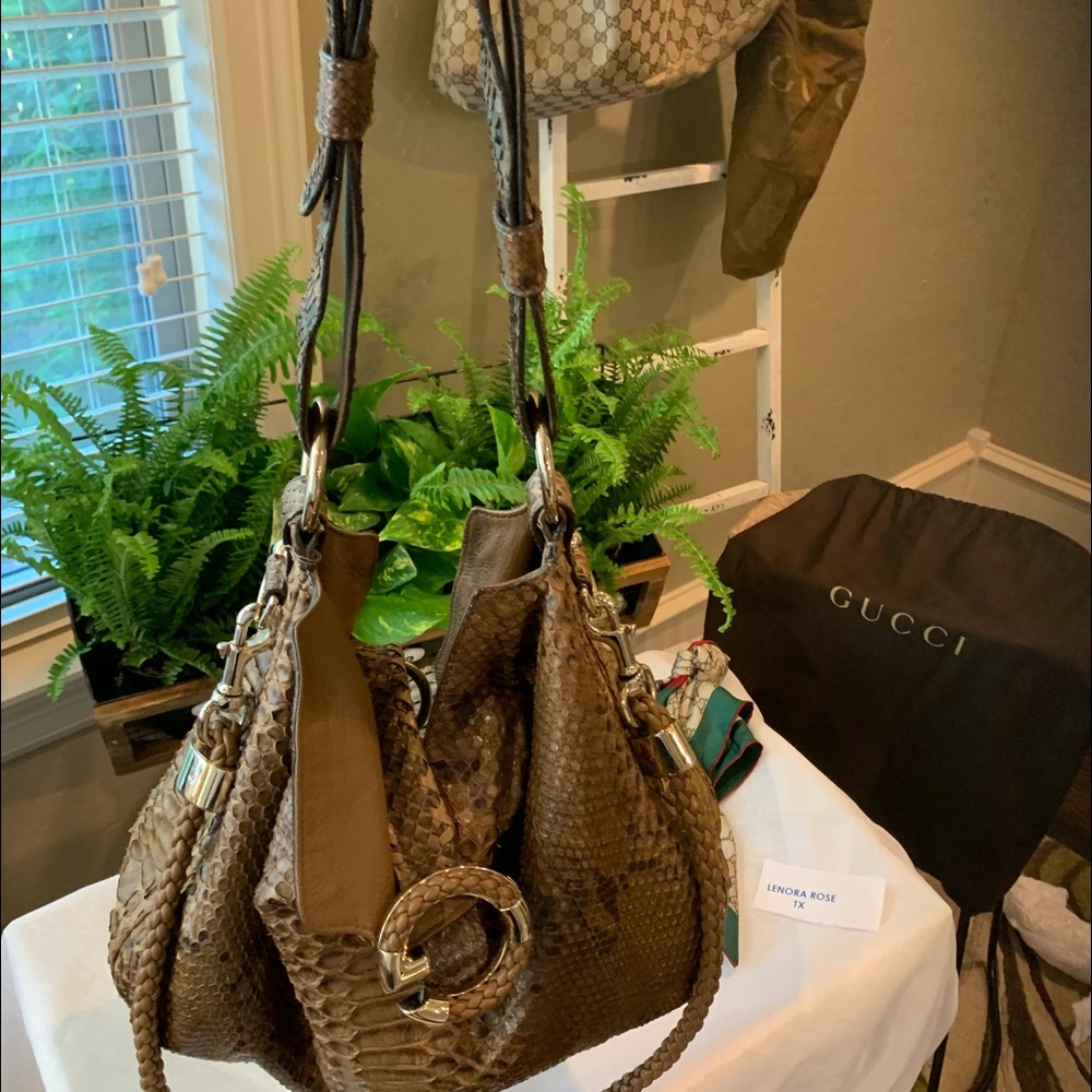 💕⬇️ SALE ⬇️💕 Gucci Python Hobo - Picture 4 of 17